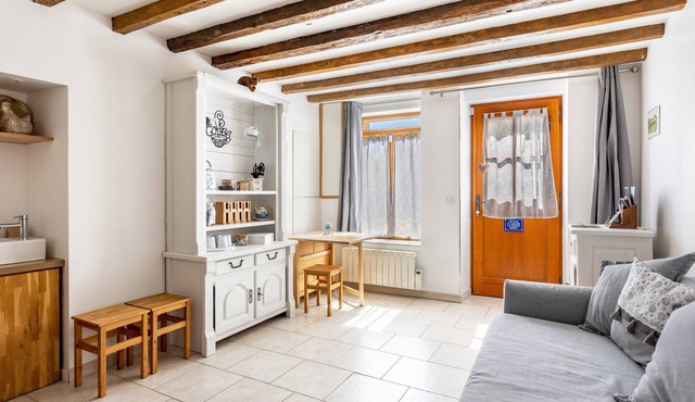 Guest Room “La Magaudière - La Laiterie” with Terrace, Garden and Wi-Fi