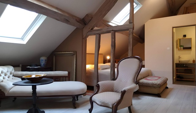 Guest Room 'La Fosse Bleue, Chevreuil' with Shared Terrace