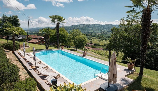 GuestHost - Stunning historic house with pool located in the Alto Monferrato, a UNESCO World Heritage site, with a 2000 sqm garden offering a lovely experience in nature, thanks to the breathtaking 360-degree views of the surrounding hills. Spacious and