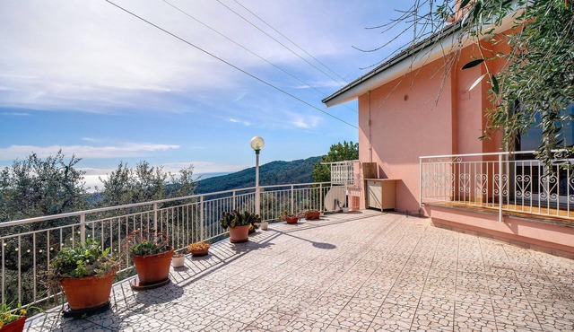 Holiday Apartment "Paola" with Sea View, Private Terrace & Wi-Fi