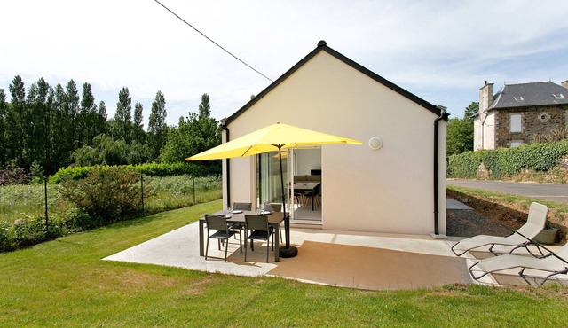 Holiday Home 'Auprès De Mon Chêne' with Private Terrace, Garden and Wi-Fi