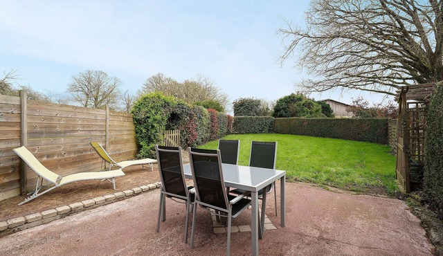 Holiday Home "Gîte Hirondelle" with Private Terrace, Garden, and Wi-Fi