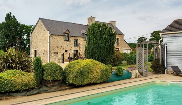 Holiday Home "Gîte Les Hortensias with Pool" – Private Pool, Wi-Fi & Air Conditioning