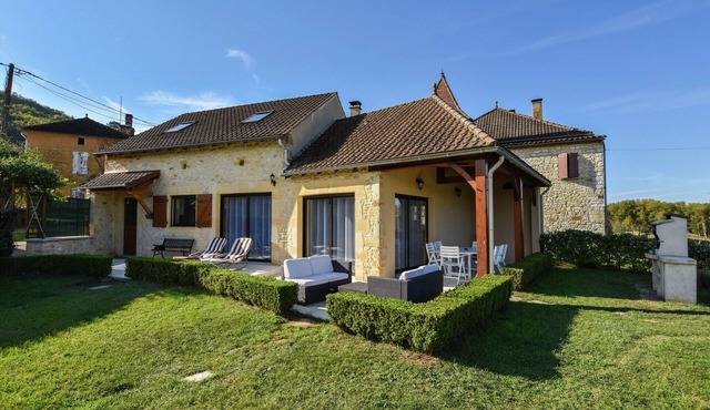 Holiday Home in Montcléra with Barbecue