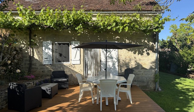 Holiday Home “L'oustal De Lo Philomène” with Private Terrace, Garden & Wi-Fi