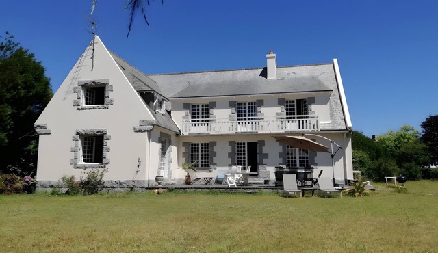 Holiday Home "Villa Ty Mabo" with Private Terrace, Garden and Wi-Fi