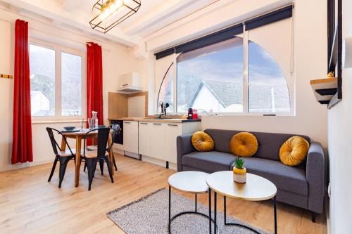 Hotel Le Grillon- studio numéro 11 premier étage ou T2 numéro 9 rez-de-chaussée