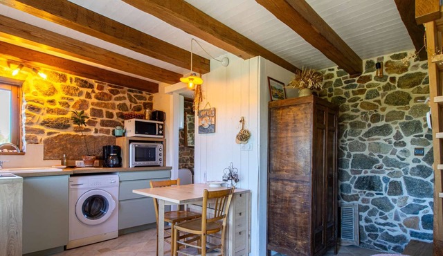 House for 2 guests with enclosed garden in Plurien | Ref 206