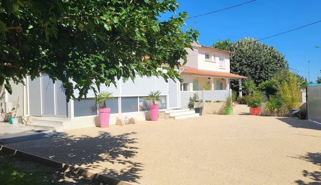 House Venitia 14 persons