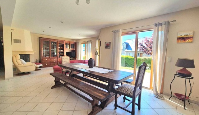 House with garden and parking in Miniac-Morvan