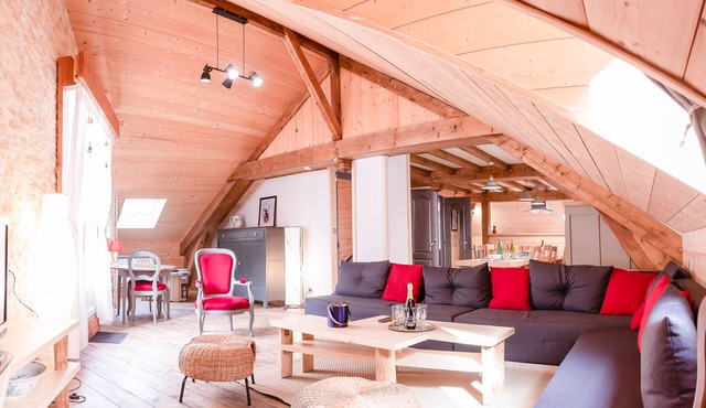 In the heart of the village house of 182 m2, completely renovated