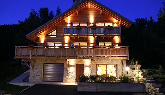Independent garden level 50 m2, terrace, parking, enclosed garden, recent chalet