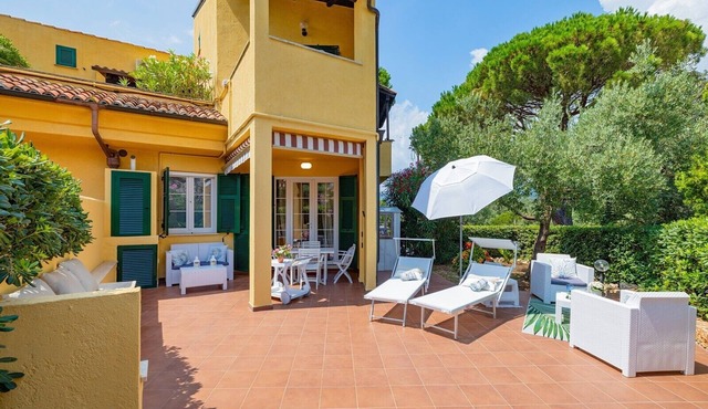 "Isabel Beach and Bike" Apartment with Private Garden and Wi-Fi