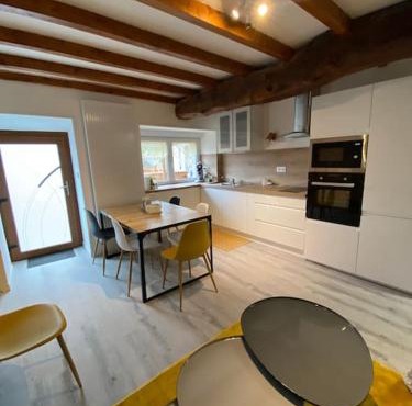 Jolie maison de campagne à la ville chez TINAT