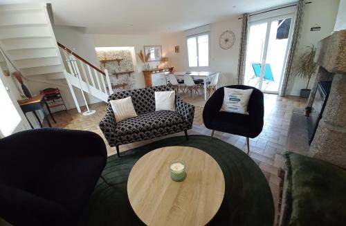 Jolie maison rénovée en campagne, proche Landivisiau, à environ 15 min de Plouescat et des plages