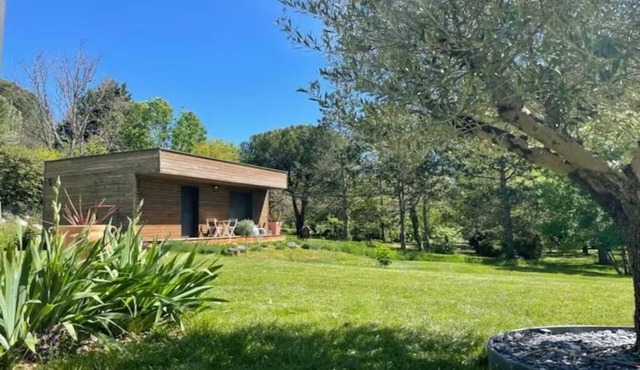 L'ANNEXE DE PIBRAC, a stone's throw from the forest