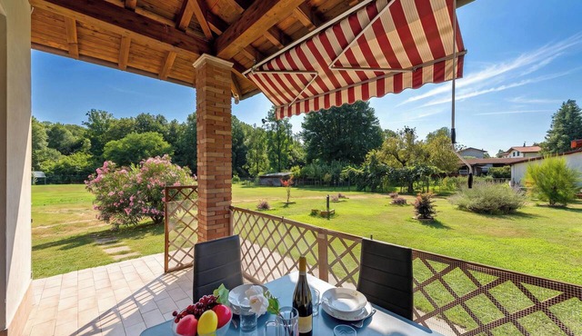 La Casa In Campagna: Rustic Retreat 800m from the Lake, Leggiuno, Italy