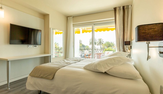 La Dolce Vita Hotel