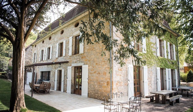 La Riviere: Marvelous 7-bedrooms Chateau/Country house, heated pool
