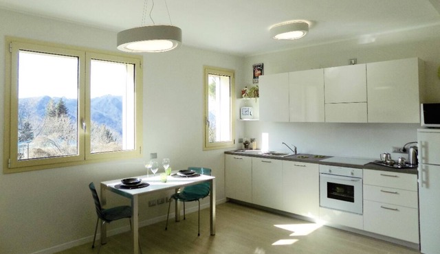 Lake Como panoramic view apartment with free private parking