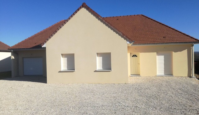 Large villa, close to the lakes, Troyes and Champagne cellars.