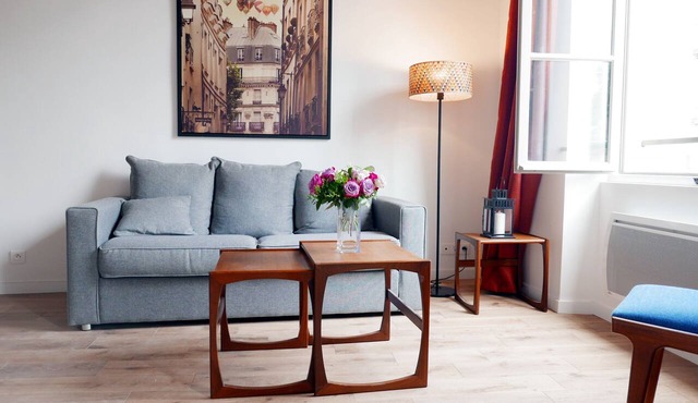 LATIN QUARTER, VIEW, BEAMS, 30–60 days ahead? Ask for a private offer. C4-VAs