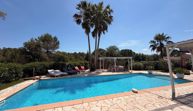"Le Cocon du Rocher" Studio, 15 minutes from the beaches of Fréjus