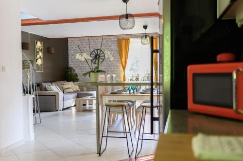Le Cocon Signature, Vue Étang & Parking