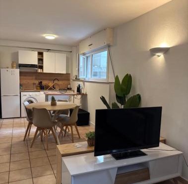 Le cosy Cusset proche Astroballe Lyon avec place de parking privative