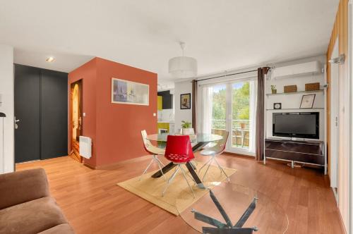 Le Jardin des Muses - T3 climatisé avec terrasse, Piscine et Parking