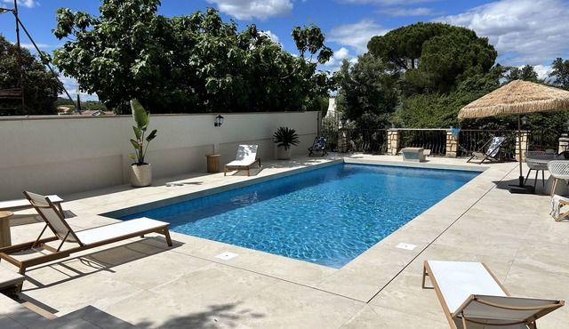 LE MAZET DE SOULAN, SWIMMING POOL, ideal for cultural tours: Nîmes Avignon Arles.
