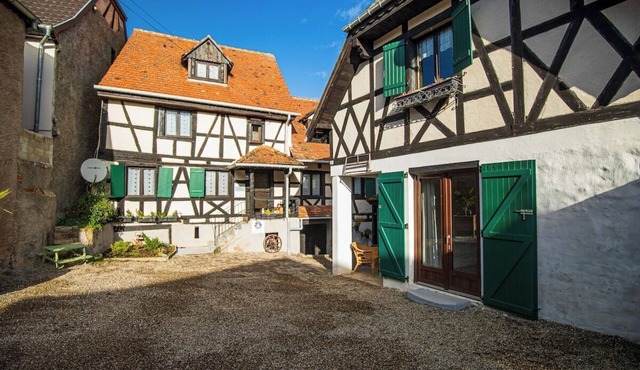 Le Vieux Pressoir - 6 vacation rentals - 8 bedrooms - max. 15 people