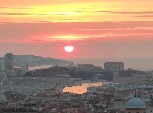 Loft terrasse vue mer au coeur de Marseille