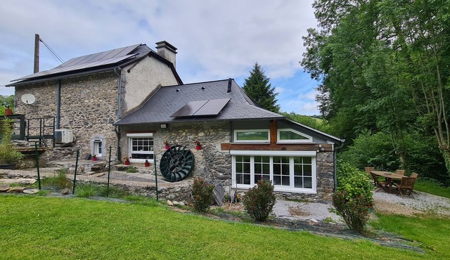 Lou Mouli Dous Amiscs*Moulin de 1399.charm and authenticity.pets accepted