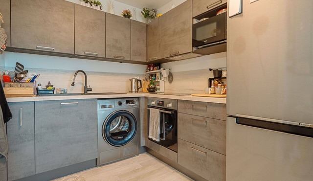 Lovely apartment for 2 guests with WIFI, TV and parking