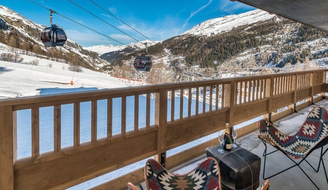 Luxury apartment, 3 rooms, sleeps 8, ski-in ski-out with hotel services