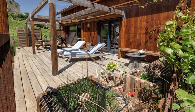 Luxury eco-lodge with Japanese bath just outside Toulouse