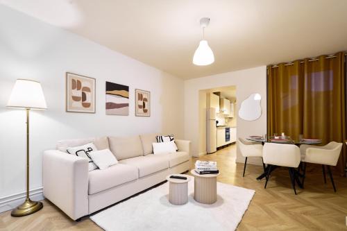 Magnifique Appartement dans le Centre-Ville de Reims, Proche de la Gare et des Commodités