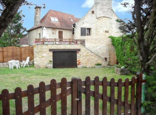 Maison charmante à Lavercantière avec piscine partagée