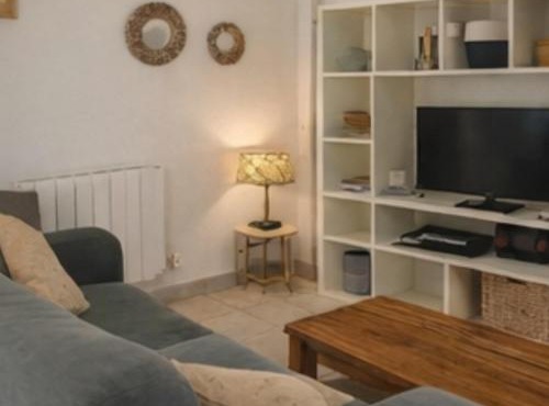Maisonnette indépendante équipée idéal pros ouvriers Centre Bretagne