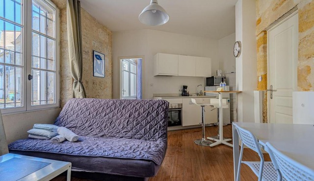 Marceau - T2 avec 1 Chambre 1 Salle de Bain et 1 Canapé Lit