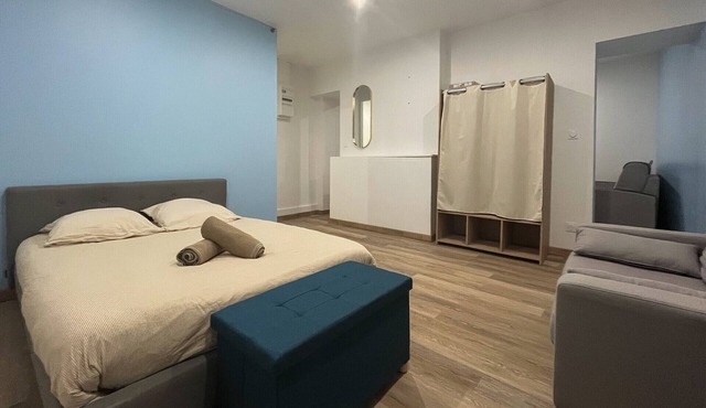Modern one-bedroom apartmen - ideally located near the city center