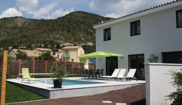 Modern vacation villa with heated private pool in the most beautiful region of France