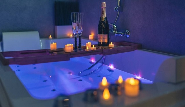 Mon nid D'Amour, Jacuzzi Privatif, Relaxation, Coeur du Mans