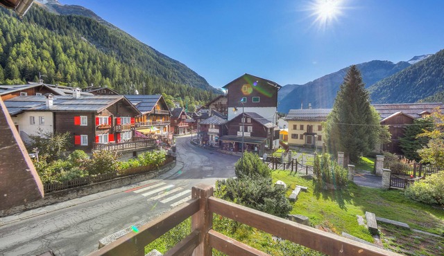 Monterosa Cozy Apartment 200m From Ski