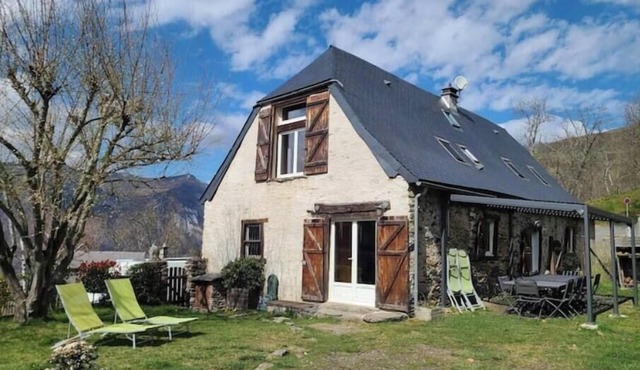 MOUNTAIN CHALET WITH JACUZZI
