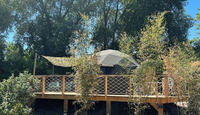 Nature Dome & Jacuzzi at Blue Grass Ranch