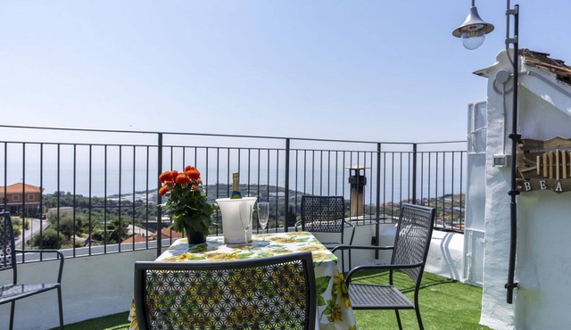 Nice apartment for 6 guests with WIFI, A/C and terrace
