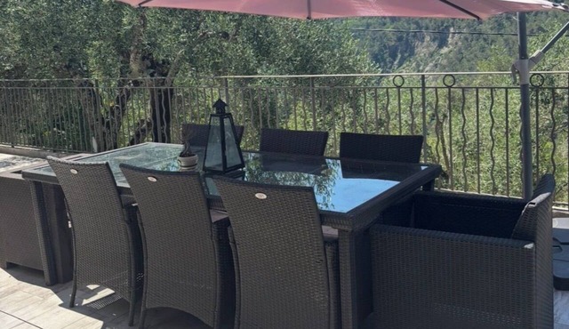 OLYMPE: Family Villa with a Pool on the French Riviera