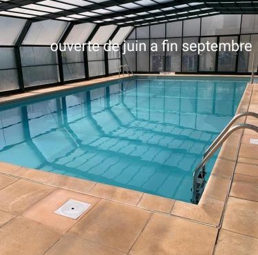 Ossau T2 5 personnes piscine climatisation 1 chambre draps serviettes inclus parking moustiquaires lave vaisselle lave linge tout confort